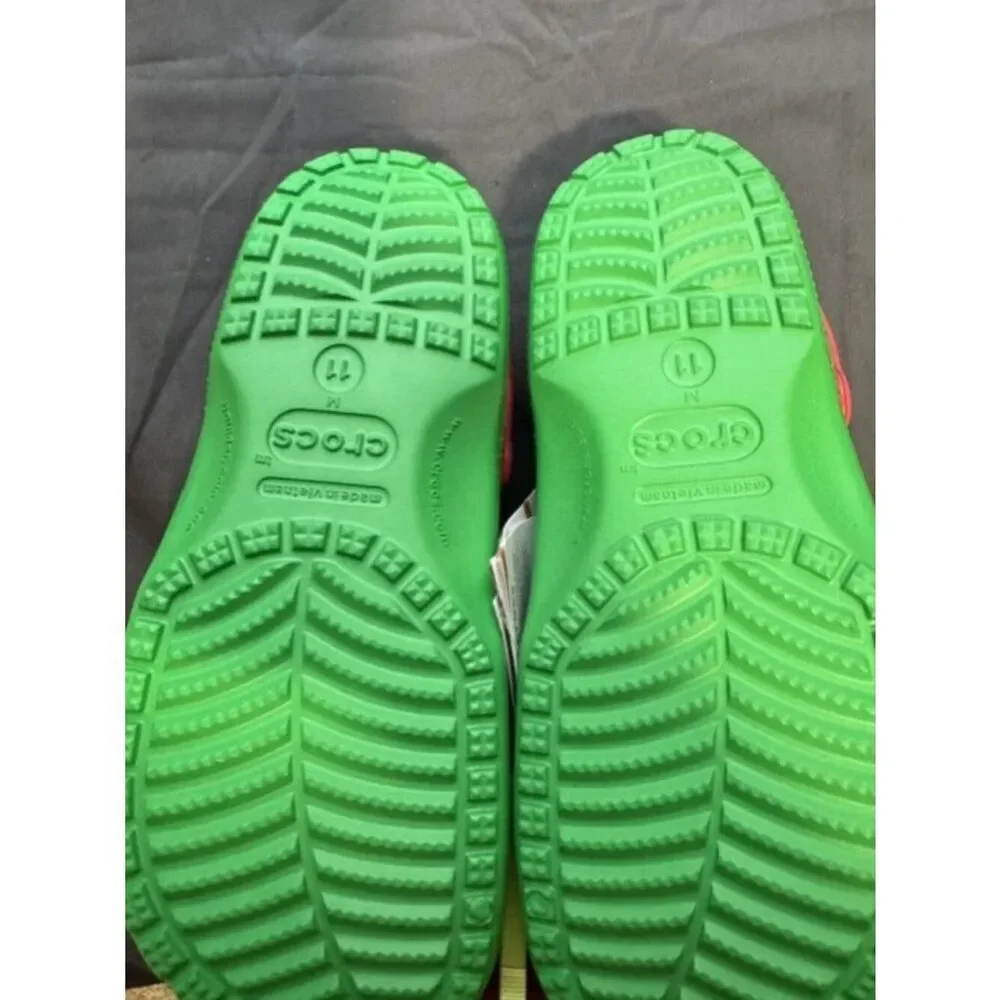 Men's 11 Crocs Disney Classic Christmas Clog 209363 3E8 Red and Green